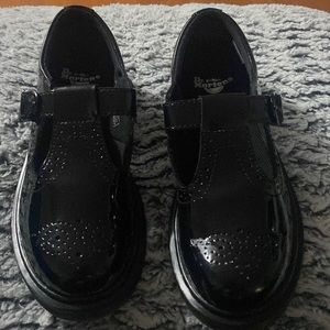 Dr. Martens.. Polley Brogue J